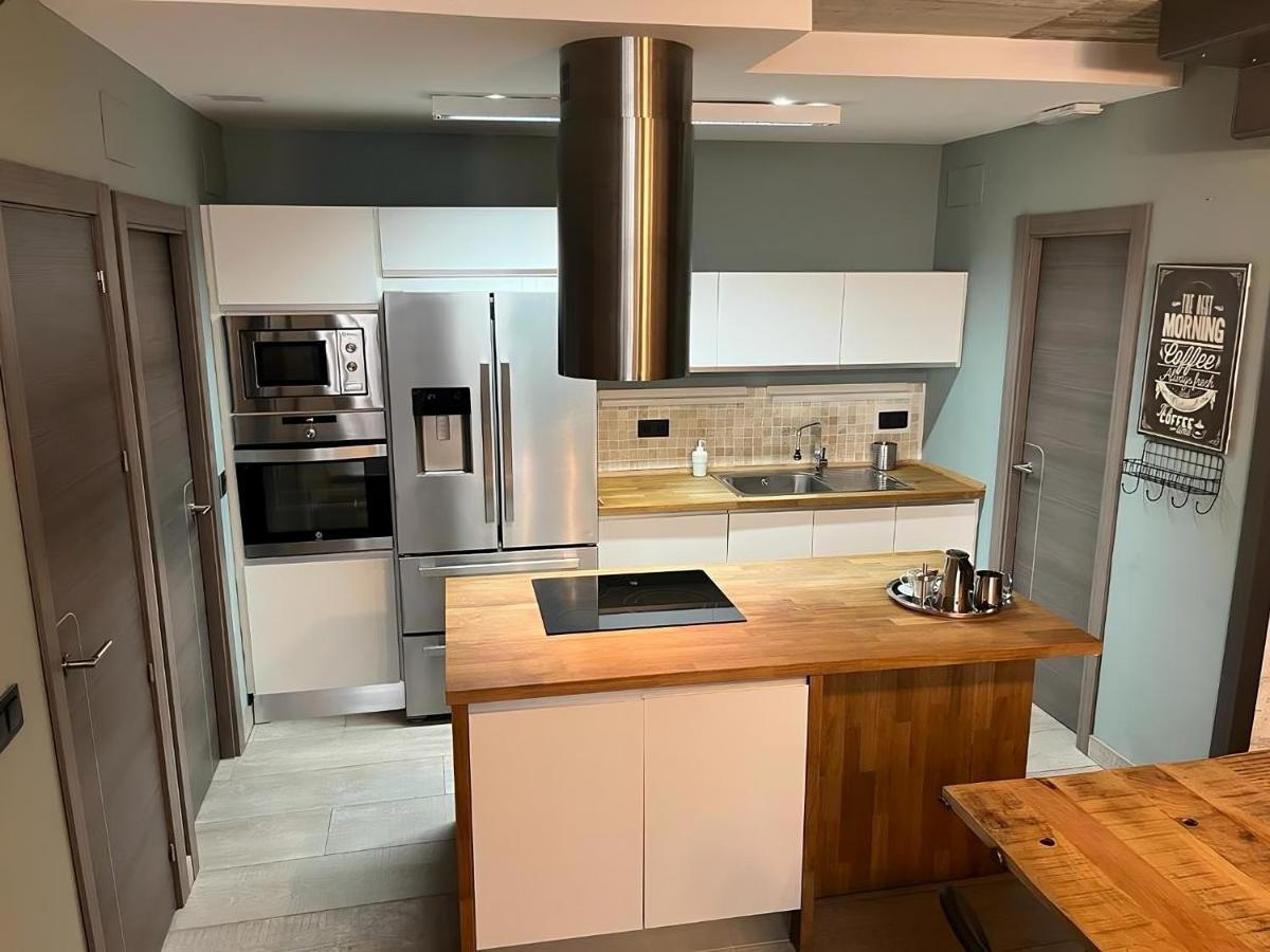 Apartamentos Living Sevilla Centro Maestranza エクステリア 写真