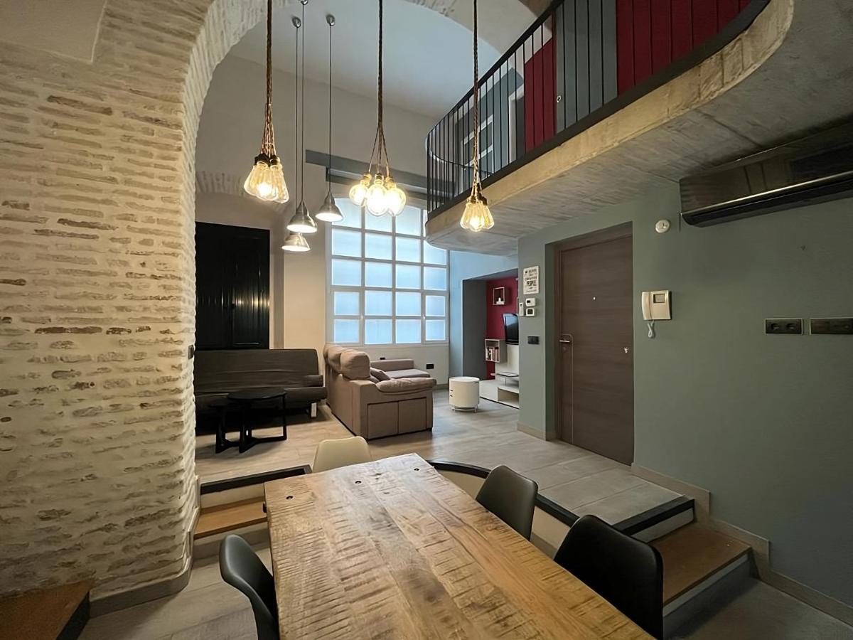 Apartamentos Living Sevilla Centro Maestranza エクステリア 写真