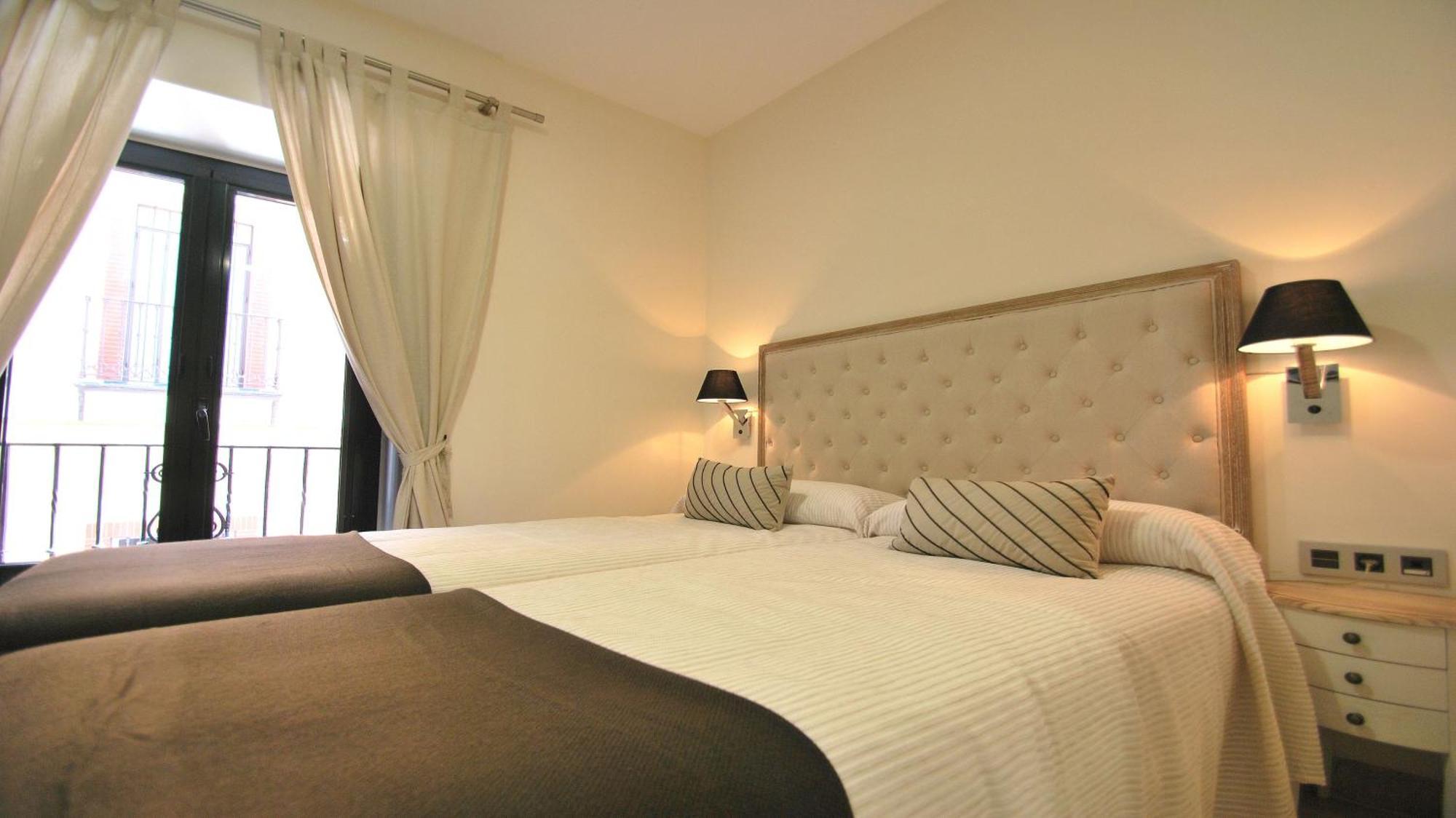 Apartamentos Living Sevilla Centro Maestranza エクステリア 写真