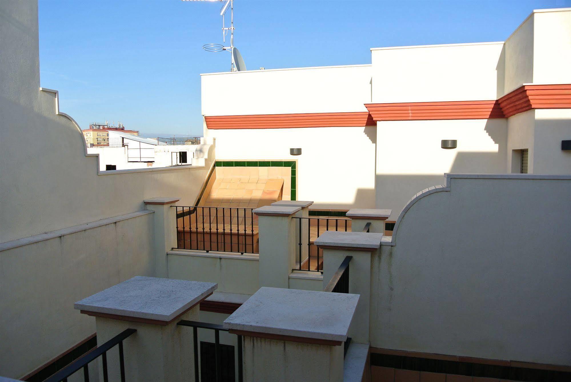 Apartamentos Living Sevilla Centro Maestranza エクステリア 写真